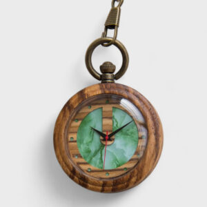 Taschenuhr Holz mit grünem Zifferblatt