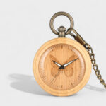 Taschenuhr mit Schmetterlingsmotiv
